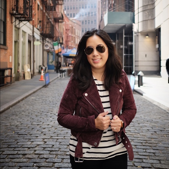 Meet your Posher! - Picture 2 of 5